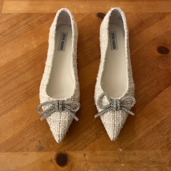 Elina Crystal Bow Pointed Toe Ballet Flat Women’s size 9.5 Wedding Flat - Picture 2 of 6